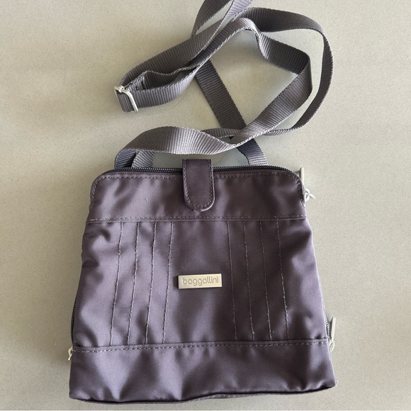 Baggallini Charcoal Crossbody Bag - Picture 1 of 5